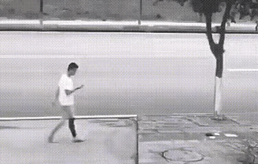 同一个地方不能摔倒两次，除非……想摔