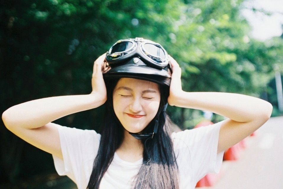黄灿灿早期写真🪖🚲📸 特别喜欢的一组 每一张都是头像！ 