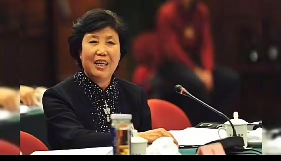 陈永贵副手郭凤莲的现状：2026年已79岁，仍任大寨村党总支书记、全国人大代表，