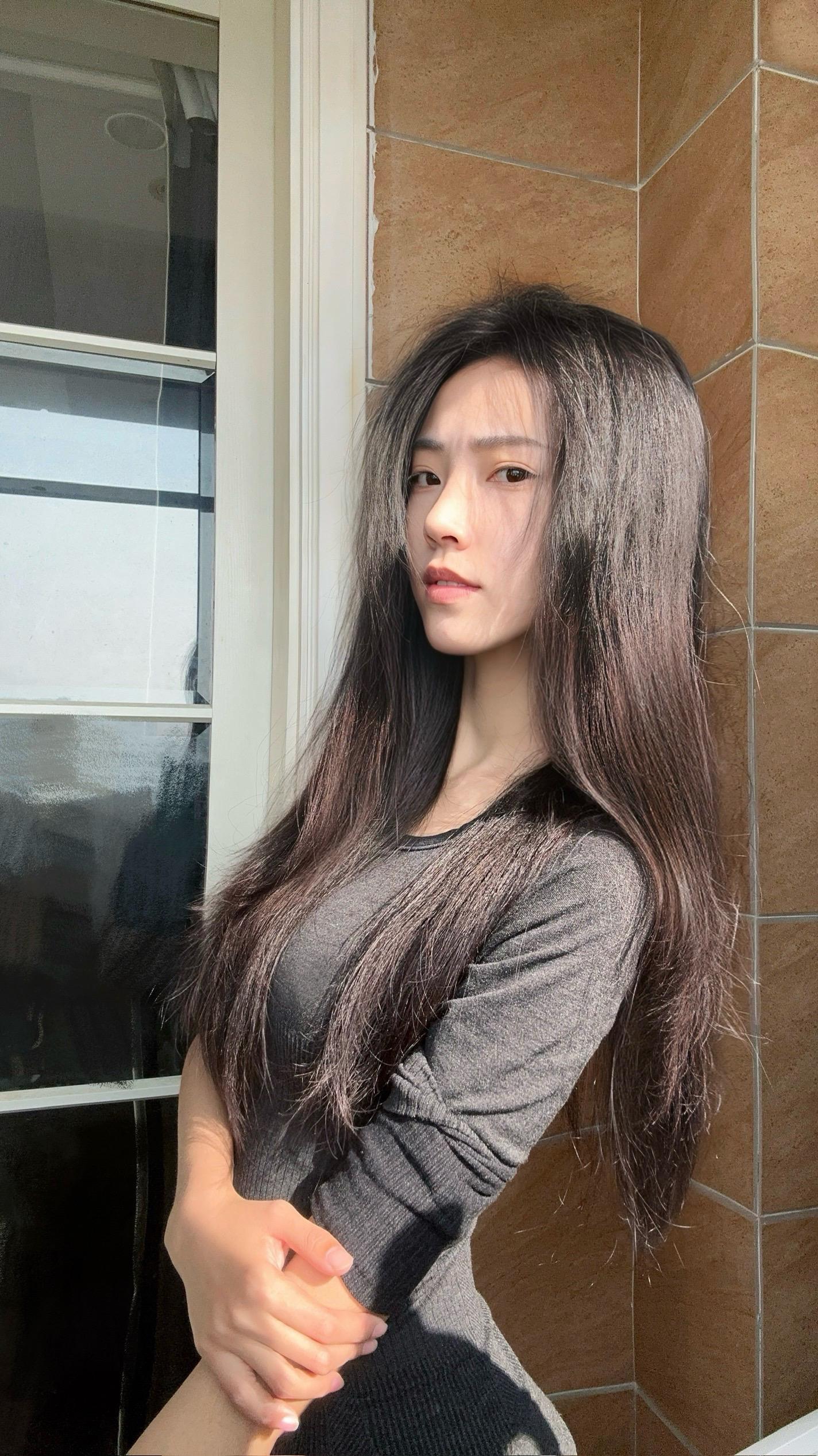 24岁 媚 明媚的媚