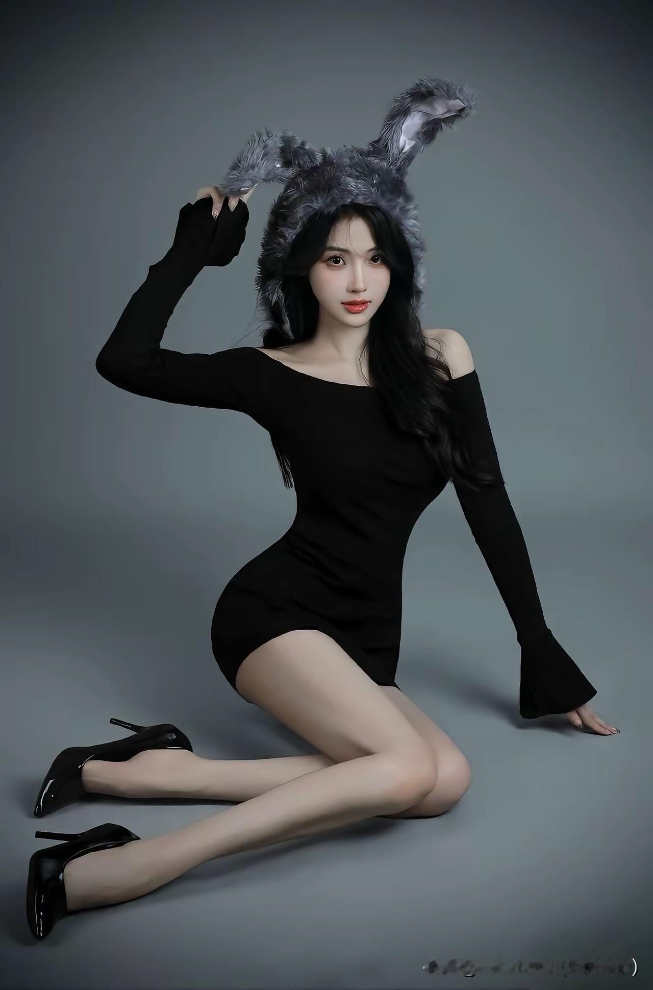 羊年cosplay写真，喜欢吗？这小黑山羊(洋妞)辣妹谁能驾驭？
萌系cos写真