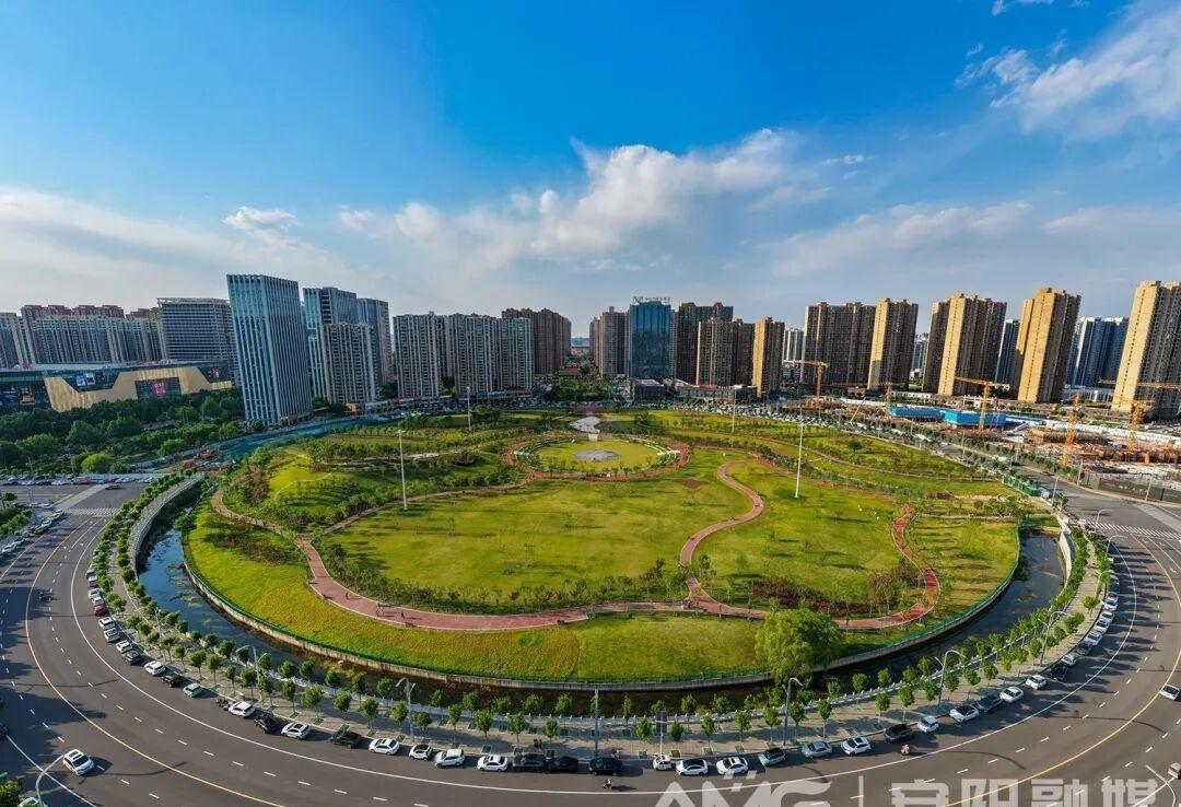 【焕新亮相！安阳市CBD海绵公园正式对外开放 】近日，安阳市CBD海绵公园正式对
