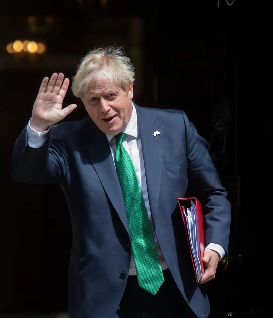 英国前首相约翰逊、法国前议会议长戴扈杰，居然要去咱们中国台湾地区参加那个啥凯达格