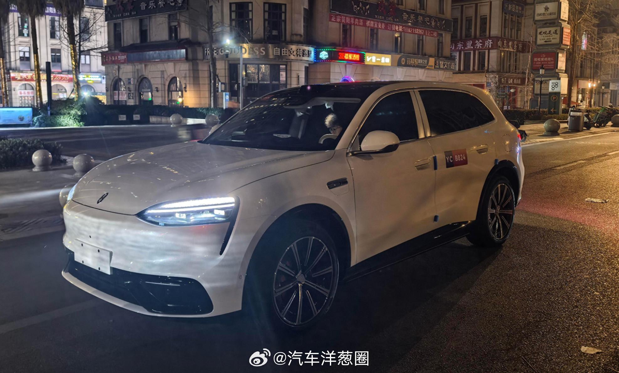 问界M6实车曝光，跨界运动风格，定位介于问界M5和问界M7之间，朋友们觉得它的竞