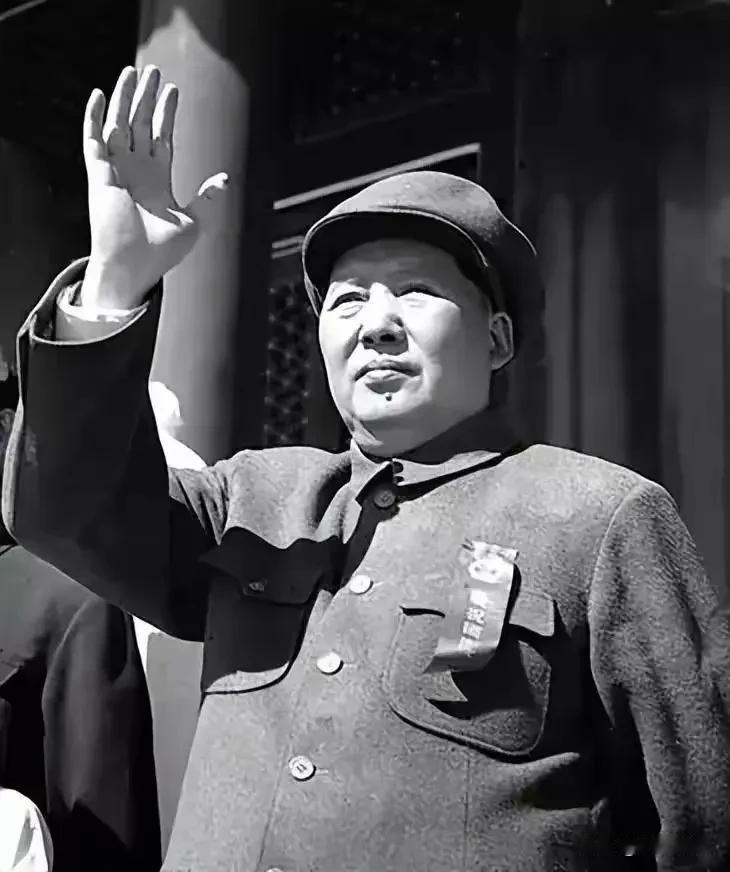 如果是资本主义适合中国，那就是共产党人当年领导革命搞错了！共产党人追求推倒三座大