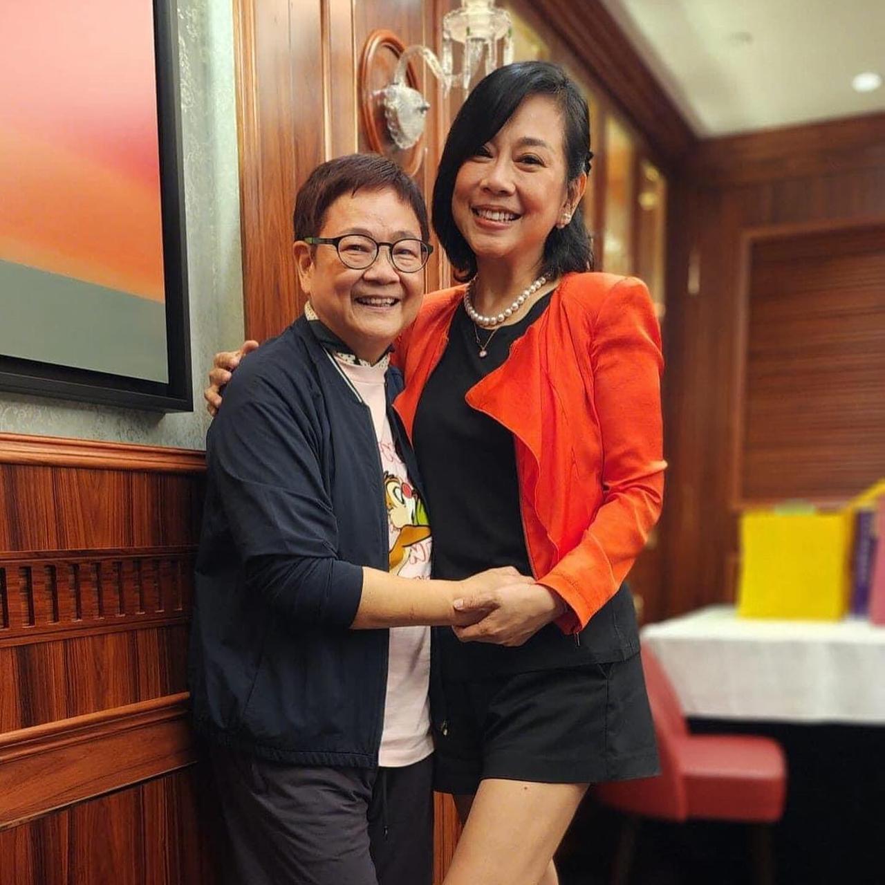 她是香港TVB九十年代当红的女演员，当年很多出名电视剧都是让她担当女主角，她今年