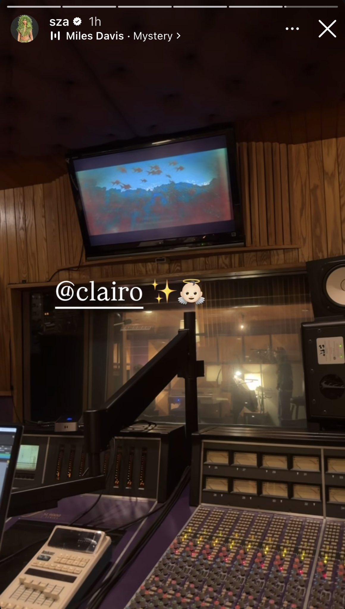 啊啊啊啊啊啊啊！OMG梦寐以求的合作来咯！SZA 和 Clairo 一起在录音室