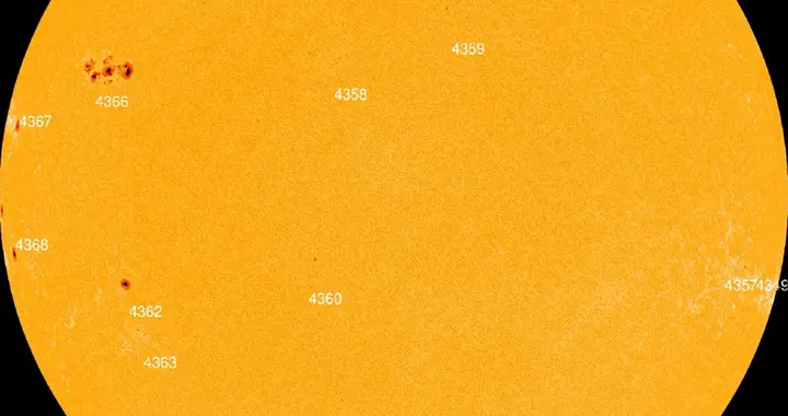 太阳爆发X8.1级耀斑！