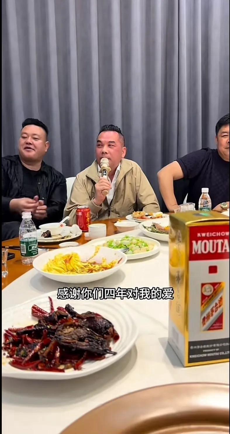 上海品膳房阿牛哥，为恩施张大炮献歌，看似一时兴起，实则藏着复杂的人情与利益考量。