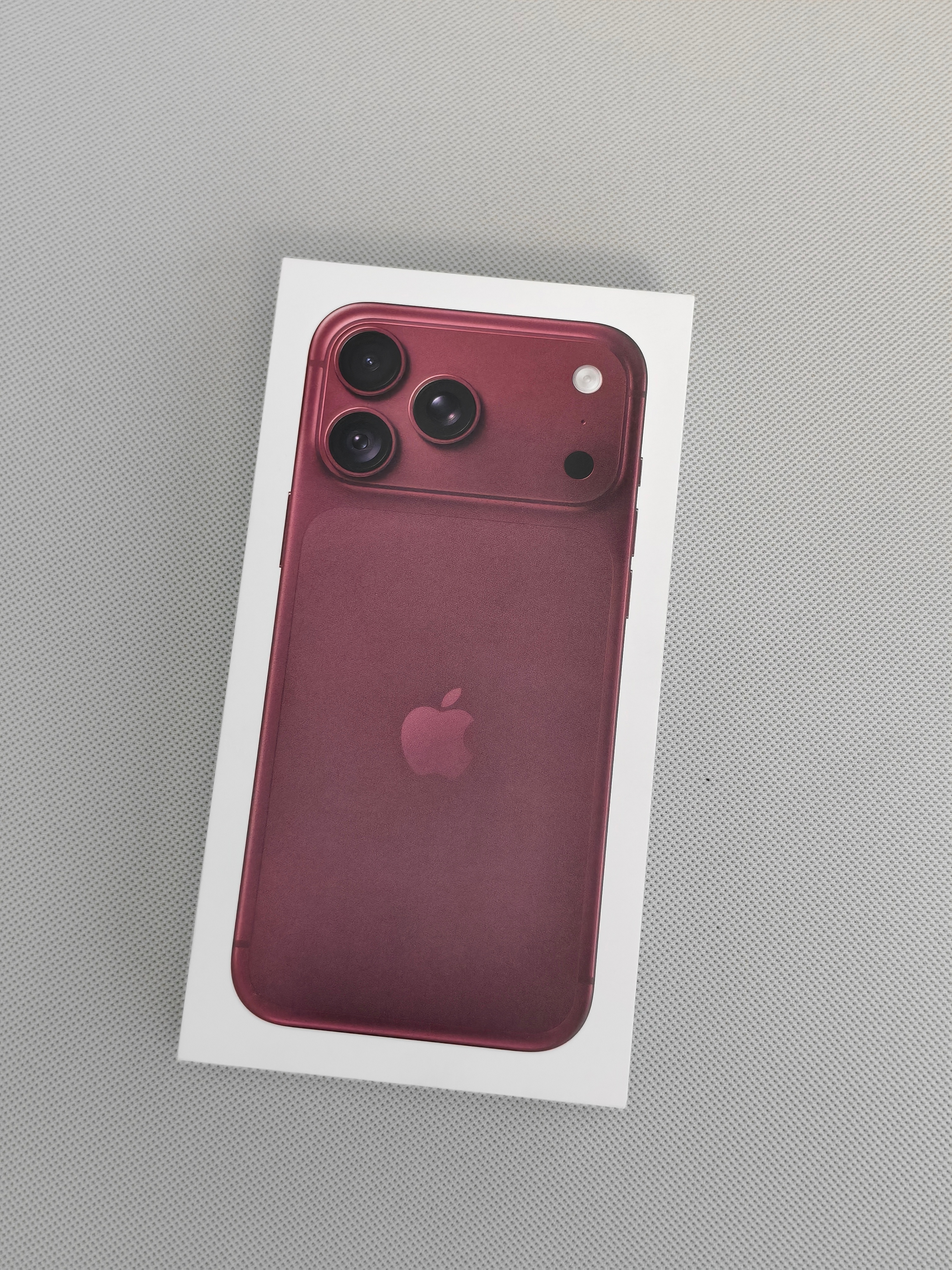 苹果确认iPhone18ProMax存缺陷美版部分机型基带卡死出现永久无蜂窝信号