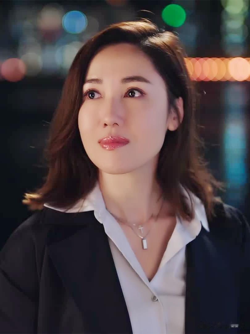 张家妍这把，真让人一言难尽！~~~

退婚后，张家妍把重心放回到了工作上，为了能