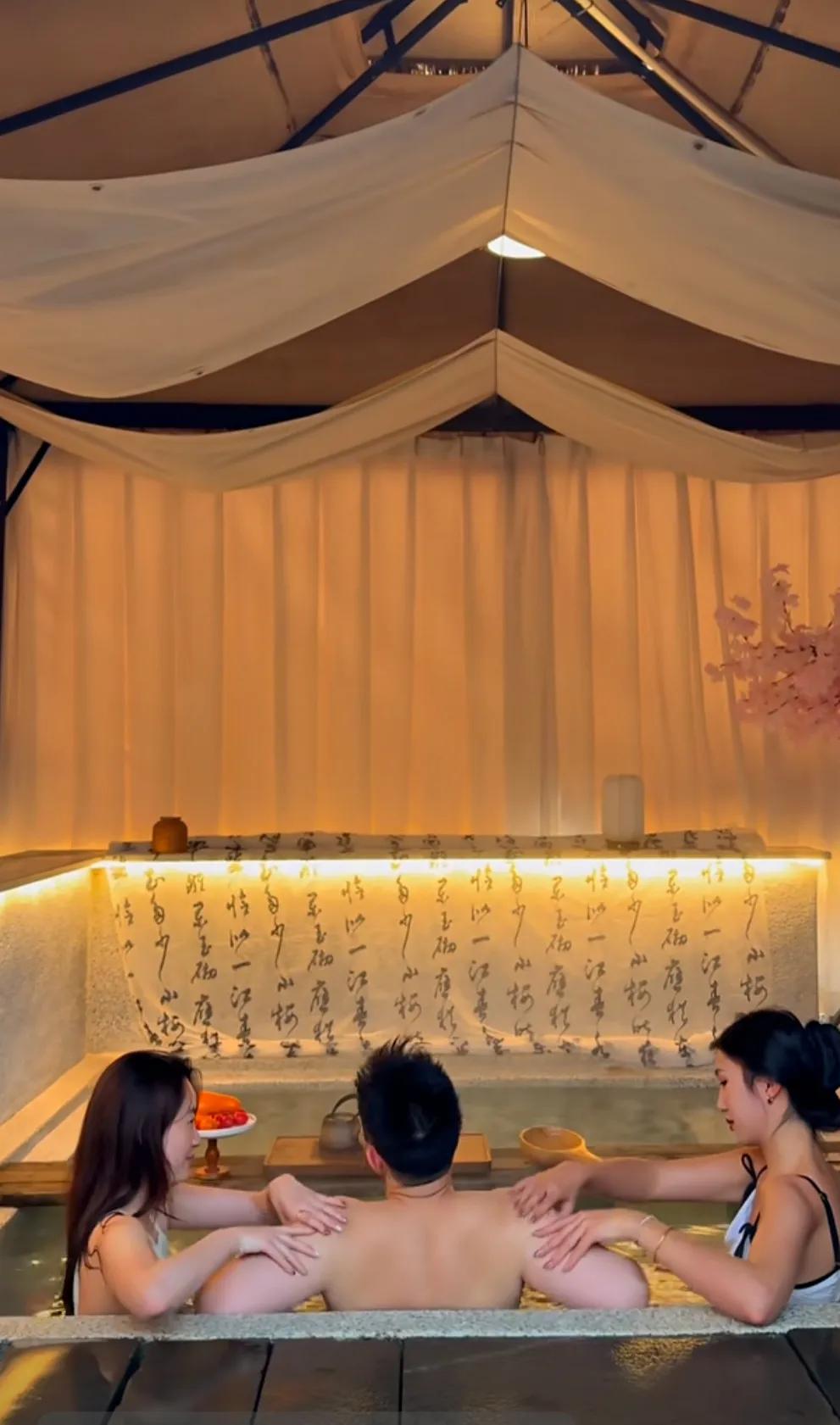 哪位明星？ 哪位少爷？很眼熟