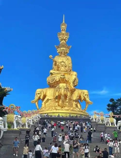 这几天打算去成都旅游一下，就去百度搜了一下成都的天气，一打开广告逼到人快崩溃了[