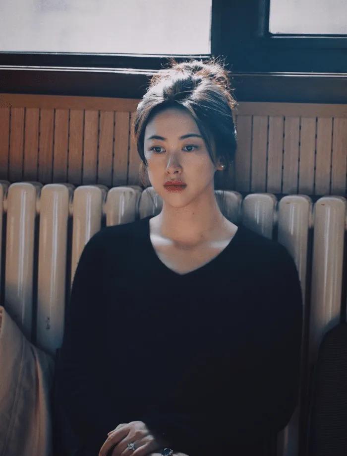 连续好几年上榜全球100大最美女性！
朱珠这颜值和魅力确实胜过大多数的女星！