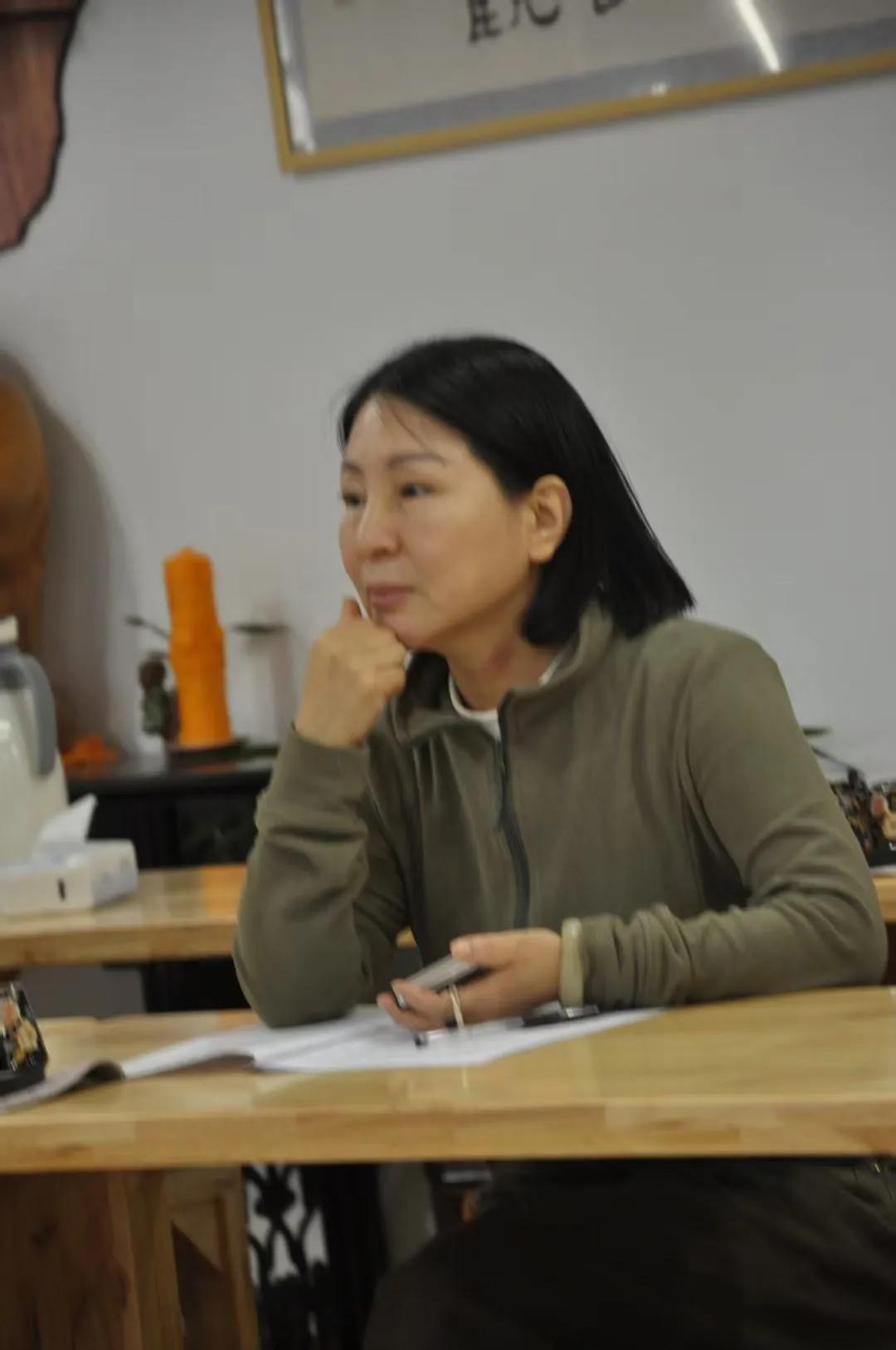 昨天下午。海纳汇读书会剪影。摄影  一介书生老师