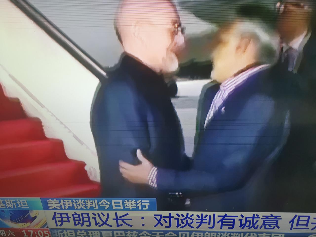 伊朗谈判代表团团长塔里巴夫称：伊朗帶有诚意，但不相信美方的诚意
美国副总统万斯也