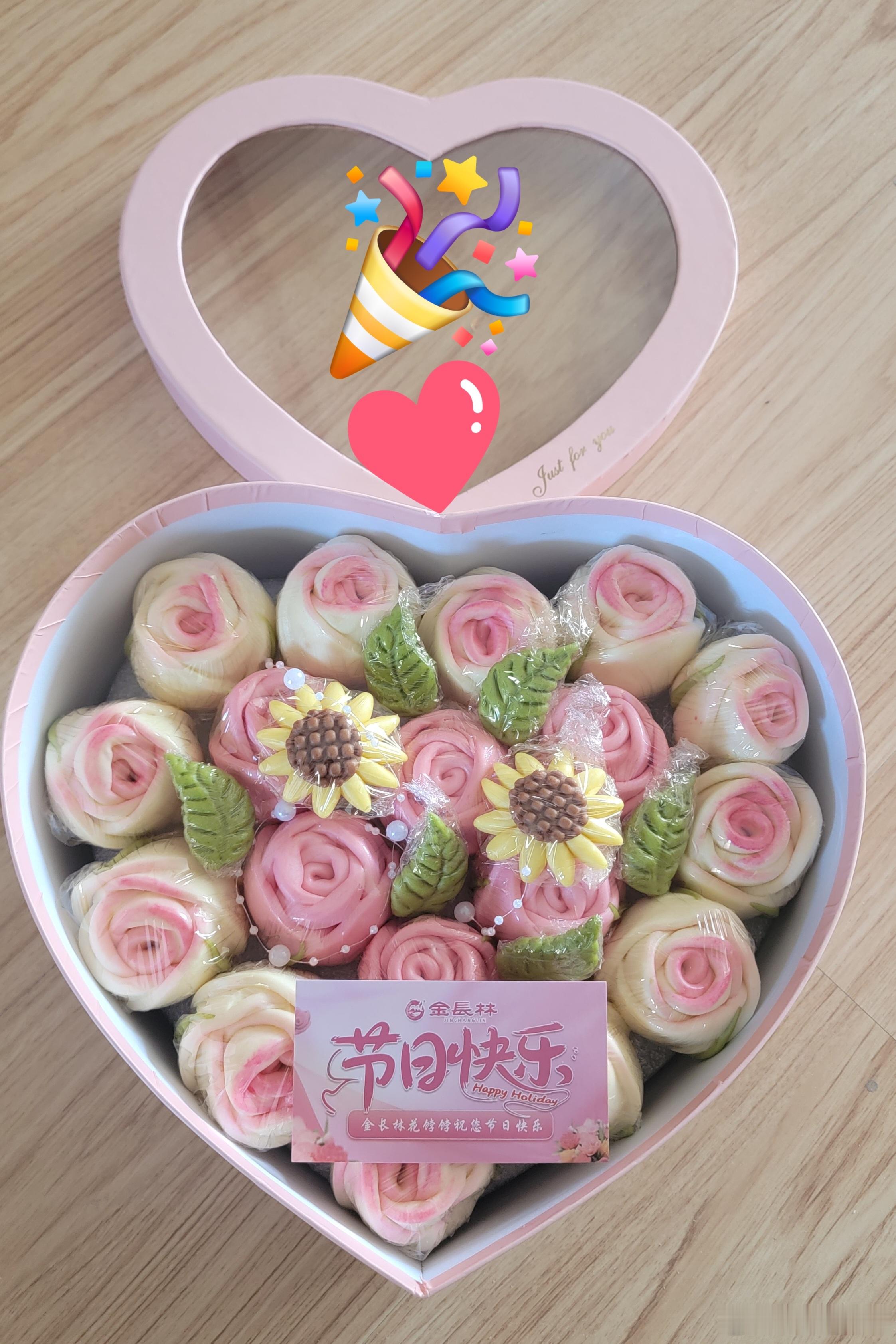 每一位妈妈，曾经都是女儿，成为母亲之后，却将一生的细腻与偏爱，尽数给予孩子。今天