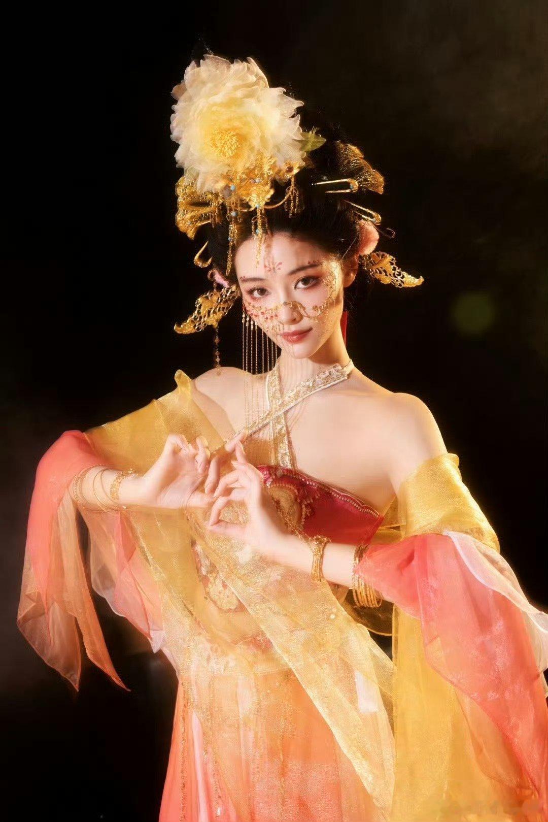 饶雪漫说许佳琪是被低估的好演员许佳琪一个默默在努力的艺人，从爱豆到演员，每一次的