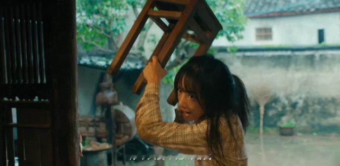 王影璐新剧纯吃苦啊王影璐在《十二封信》里的演技真是绝了，每一场被家暴的戏都让我感