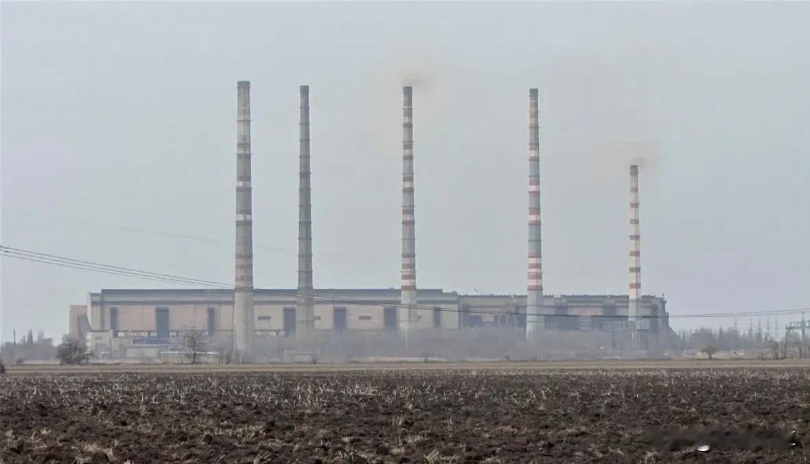 乌克兰西部城市也被空袭了，位于伊万诺-弗兰科夫斯克州的布尔什京火电厂，也被俄罗斯