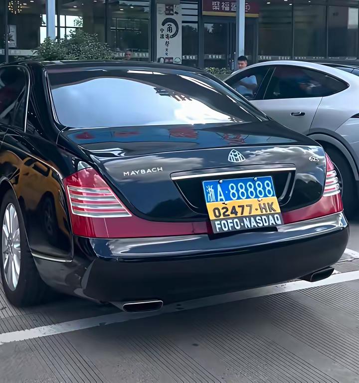 这是什么车，为什么有这么多的车牌号