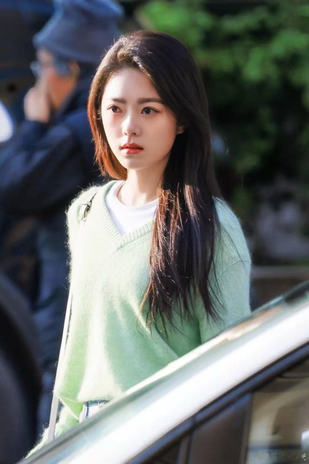 赵今麦明媚的直球少女 赵今麦演的聂曦光，是冬日里最治愈的一束光！直球追爱不扭捏，