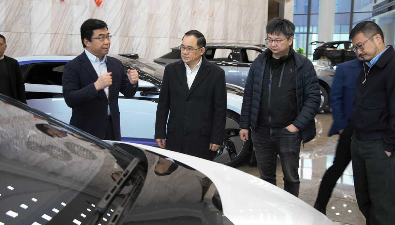 【长安汽车收购高合，有什么利弊？】
高合CEO丁磊访问长安汽车，引外界猜测，那么