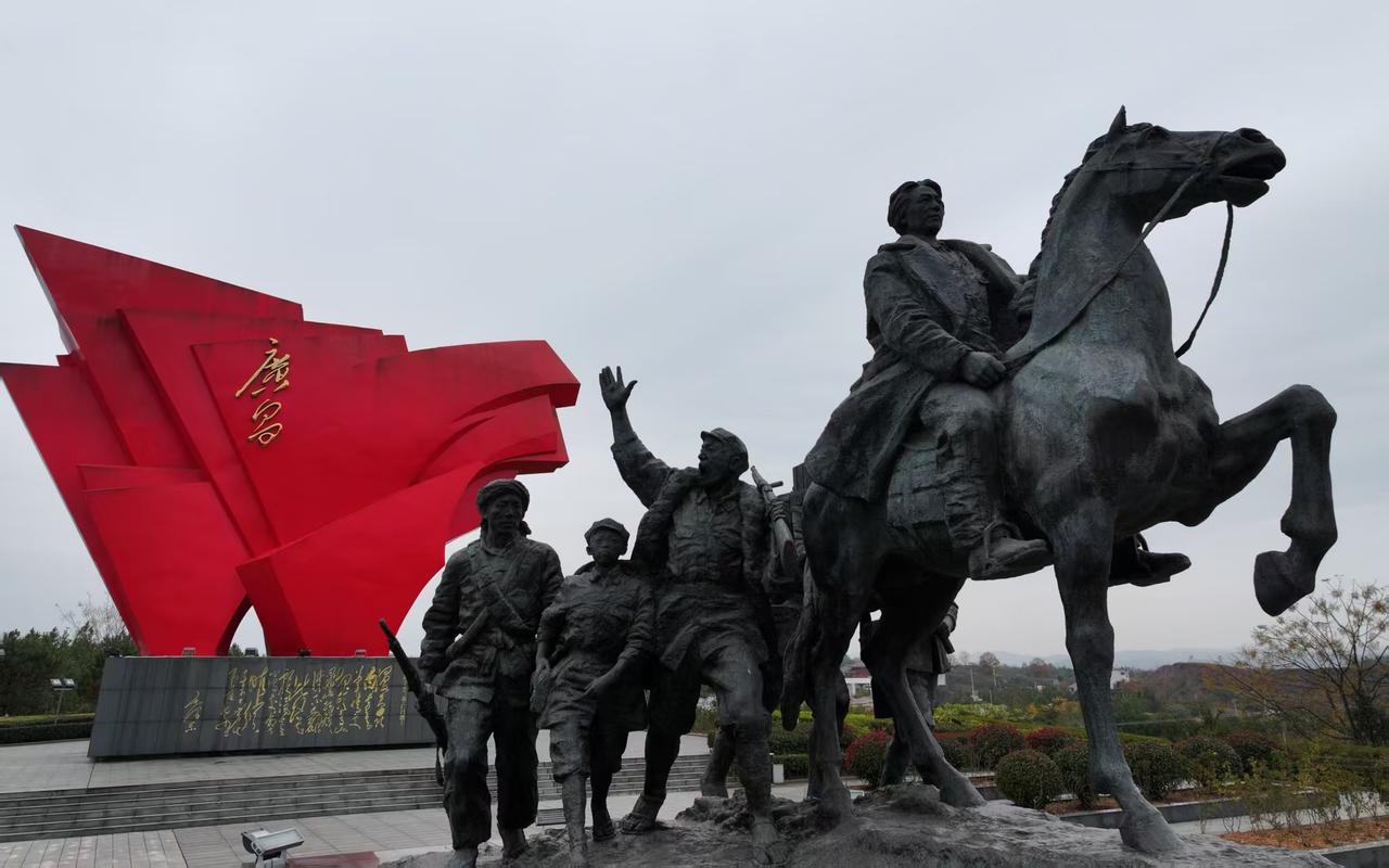一般的长征图片都是从长征出发地开始，我要从第五次反围剿的几次重大失利开始，以简要