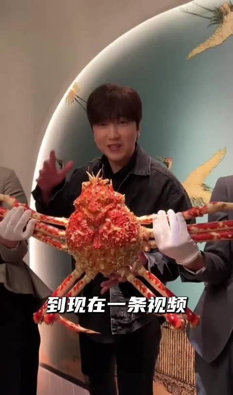 作为一个4000多万粉丝的美食博主！他随便一个月就赚到了900万元了不信你看40