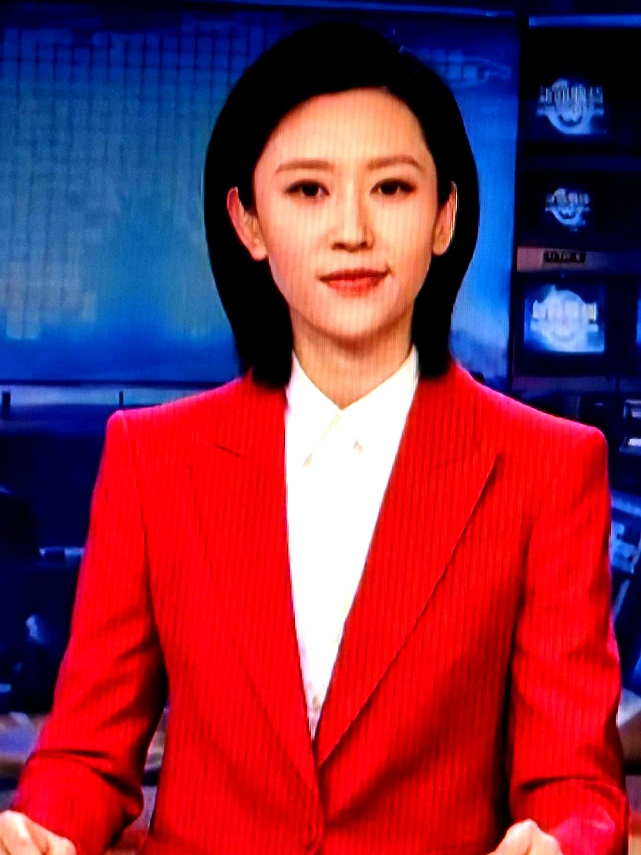 最近看新闻联播，发现一个挺有意思的事儿，好像没人特意说破。
91年出生的王音棋，