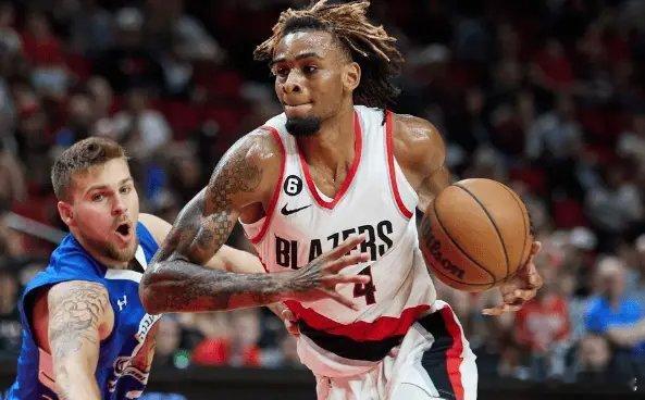 消息源：据我向相关渠道了解，山西汾酒男篮接近签约前NBA球员格雷格-布朗。布朗在