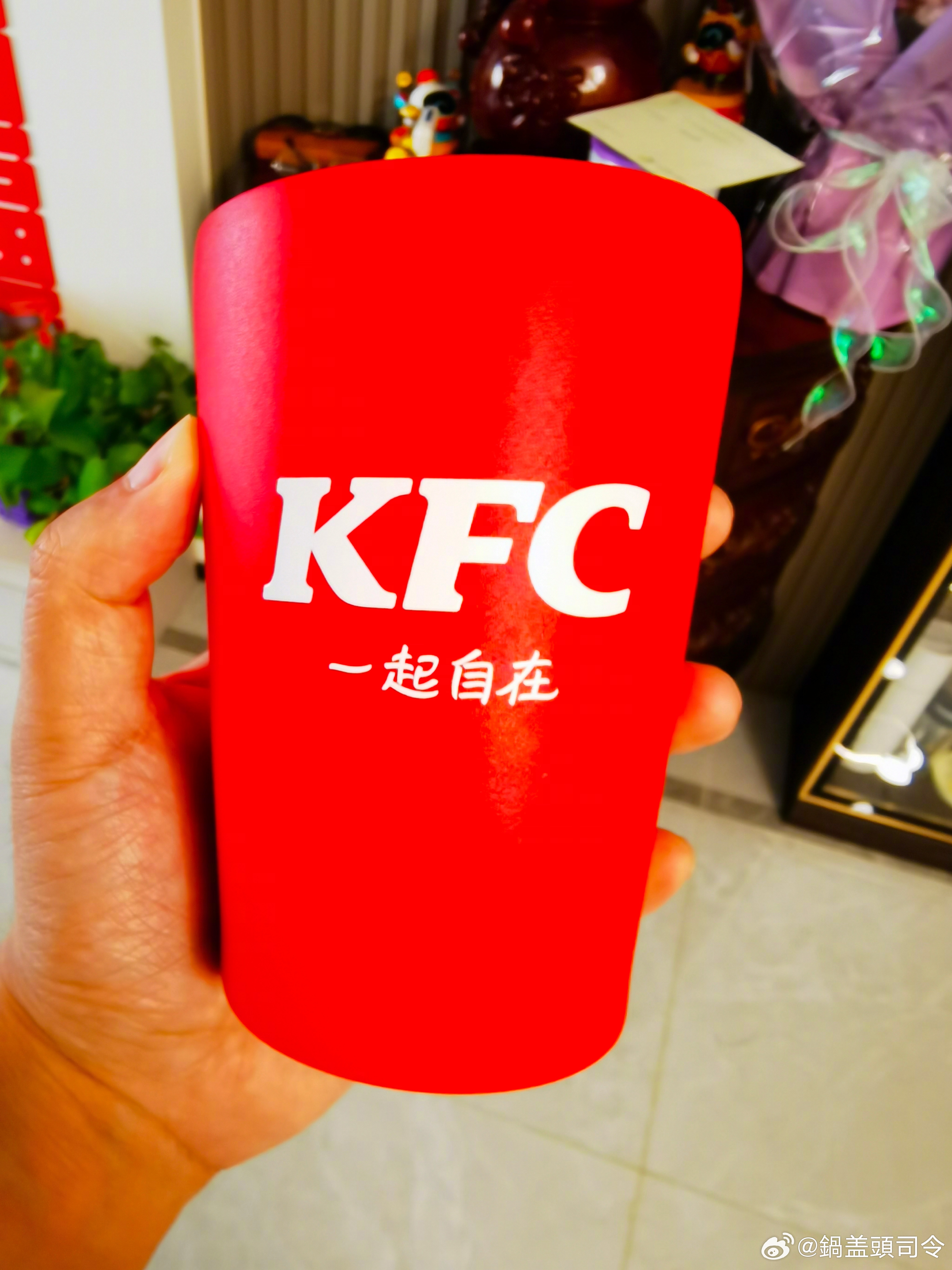 #KFC相机#我没见过，也没得到过。但是有朋友之前送了我两个KFC杯子，特别好用