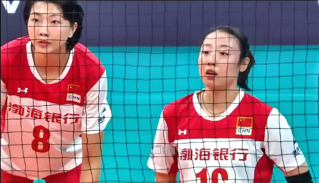 #2023女排世俱杯# 第二局，天津渤海银行25-16胜巴西米纳斯，局分上2-0