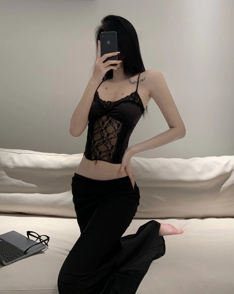 漂亮的脸太多了 所以我只想做个幸福的小女孩 . ​​​