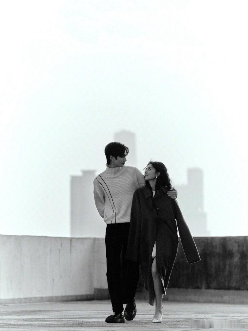 林屿森陪聂曦光重读三体你的赛博读书搭子已上线微小说大赛 林屿森：你以前看《三体》