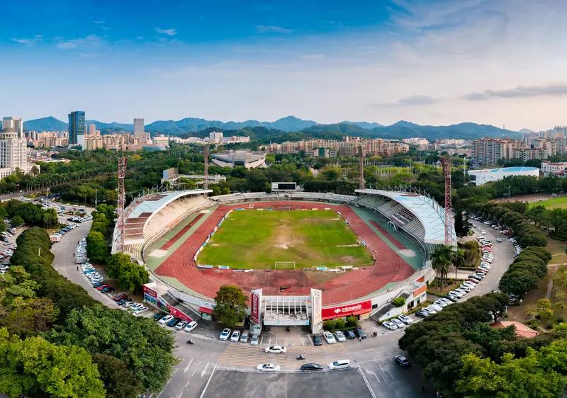 8.8 元的快乐，写在粤超现场球迷脸上。
这句话很有意思。

因为它不是在说粤超