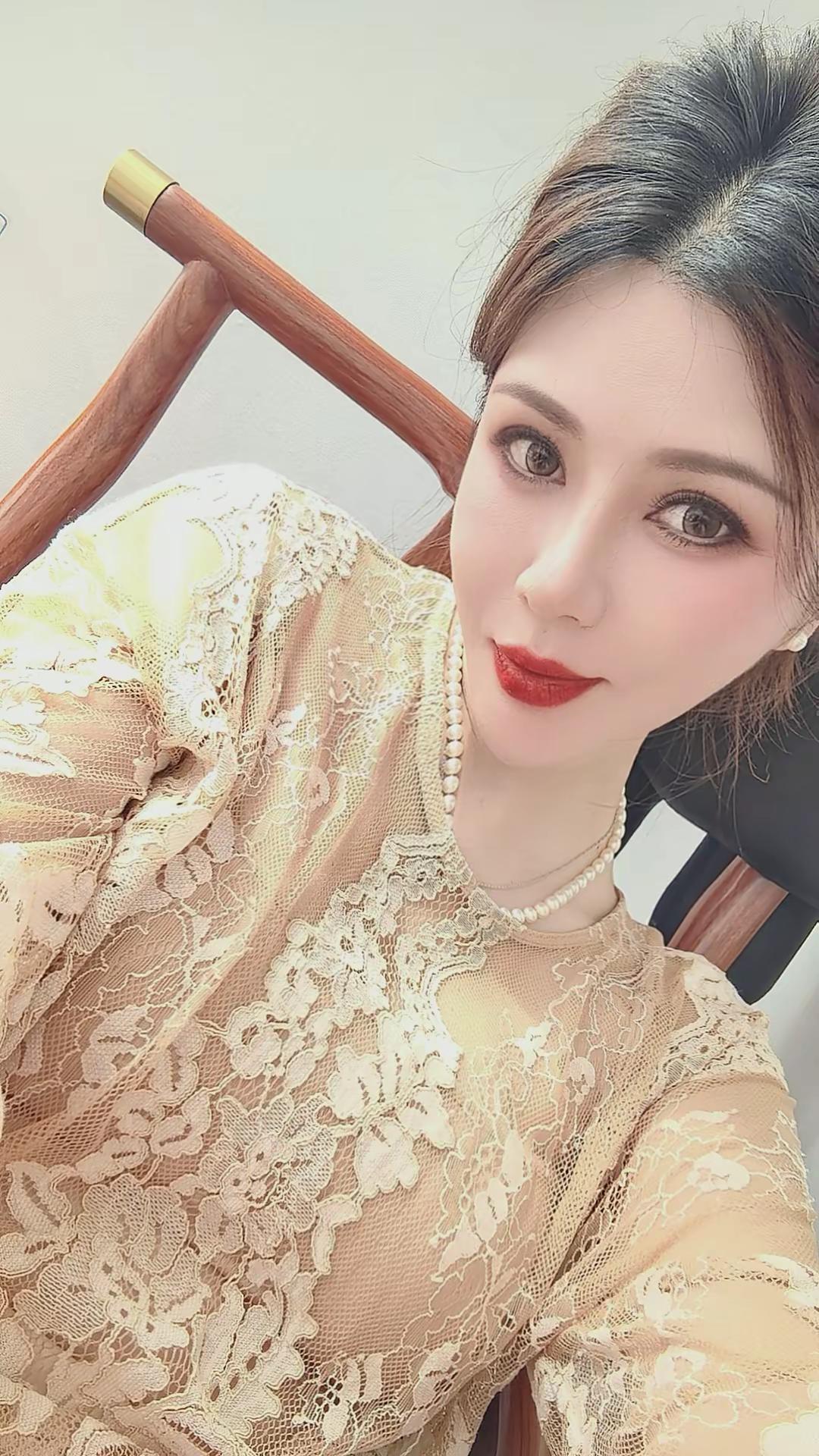 普普帮你安排在C位 满意不？