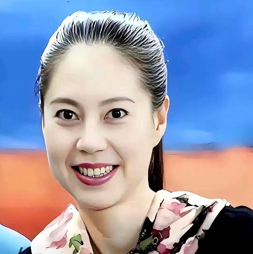 拿着倾国之力的资源在赛场连夜跑路，坑惨一众教练队友，32年后居然摇身一变回国办高