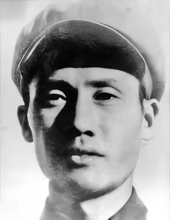 志愿军悍将吴国璋，不顾众将强烈反对，硬将800名美军俘虏关进废矿洞，他眼圈发红撂