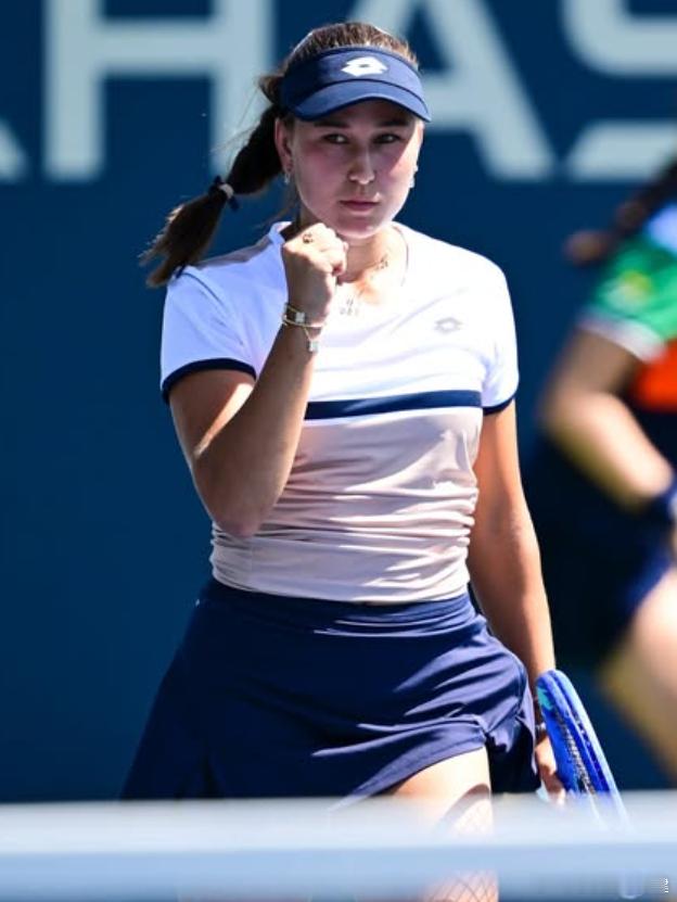 好多人转到乌兹别克斯坦啊！继季莫费耶娃后，俄罗斯选手拉希莫娃、立陶宛18岁新星L