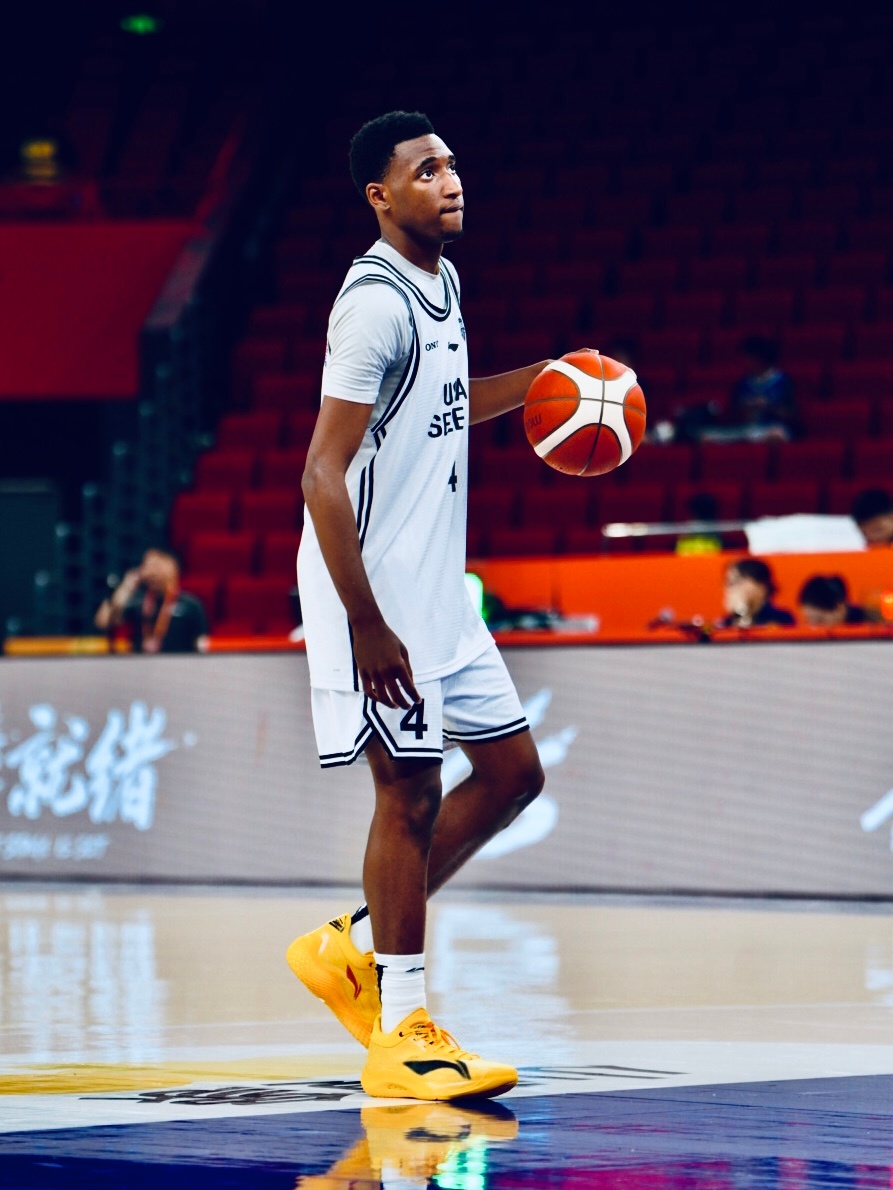 五星高中生亮相上海明日之星🏀雷顿·伦纳德🌟🌟🌟🌟🌟期待你的比赛202