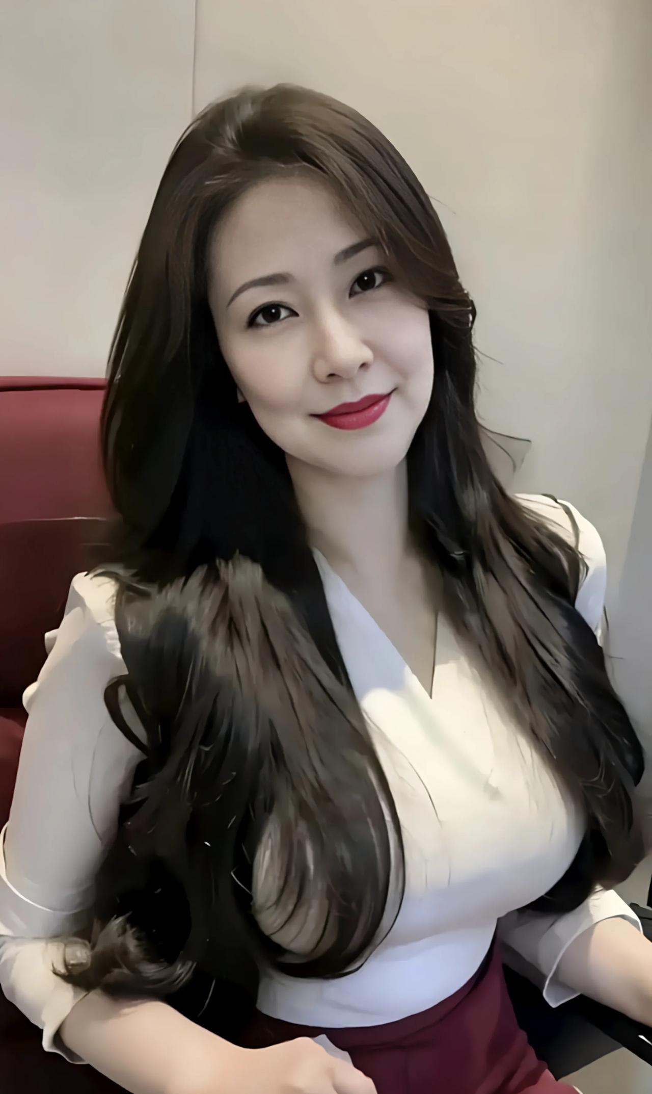 #美女的魅力，究竟在哪呢？#美女的魅力，外在于颜值、身材和穿着打扮上。

内在于