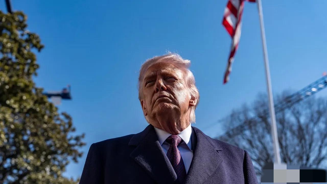 美军中央司令部3月1日说，3名美国军人在对伊朗军事行动中死亡，另有5人重伤。（新