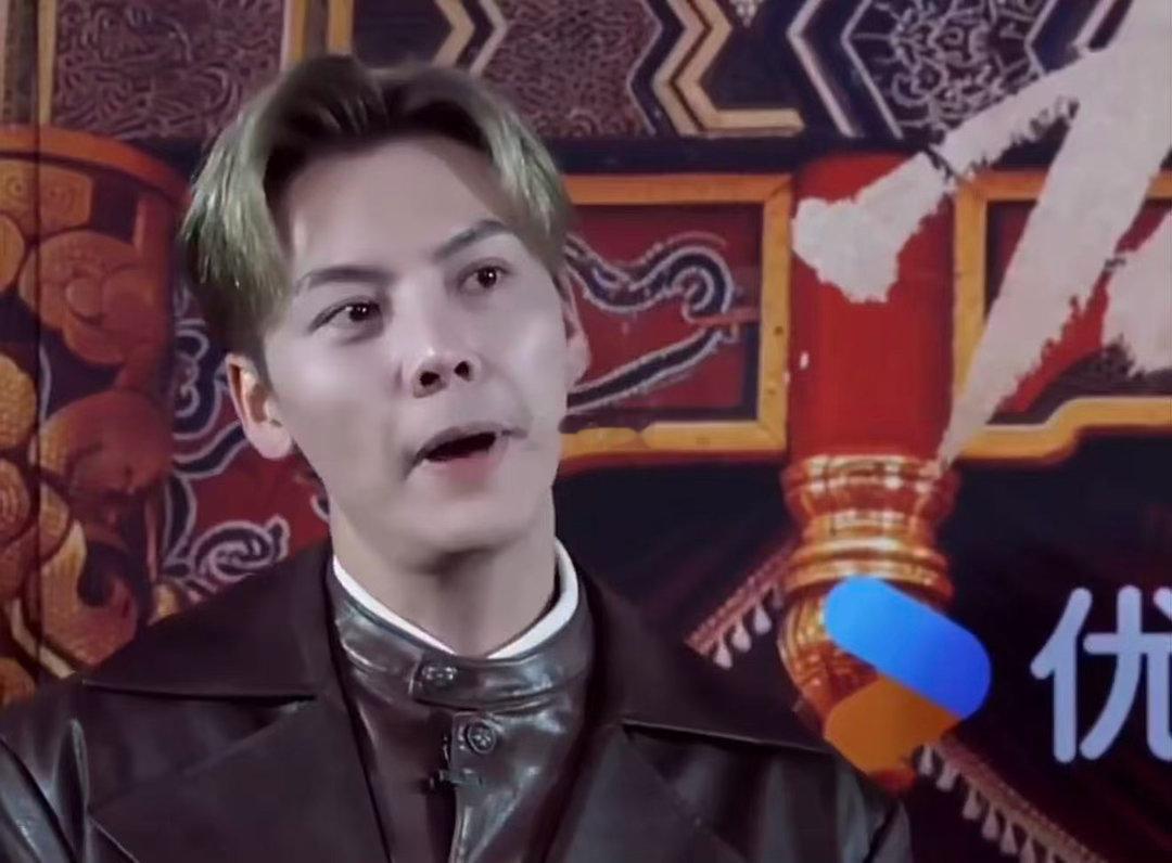陈伟霆不知道十年前的你们还在不在很难不被陈伟霆打动，用心对待九门的一切，时刻心怀
