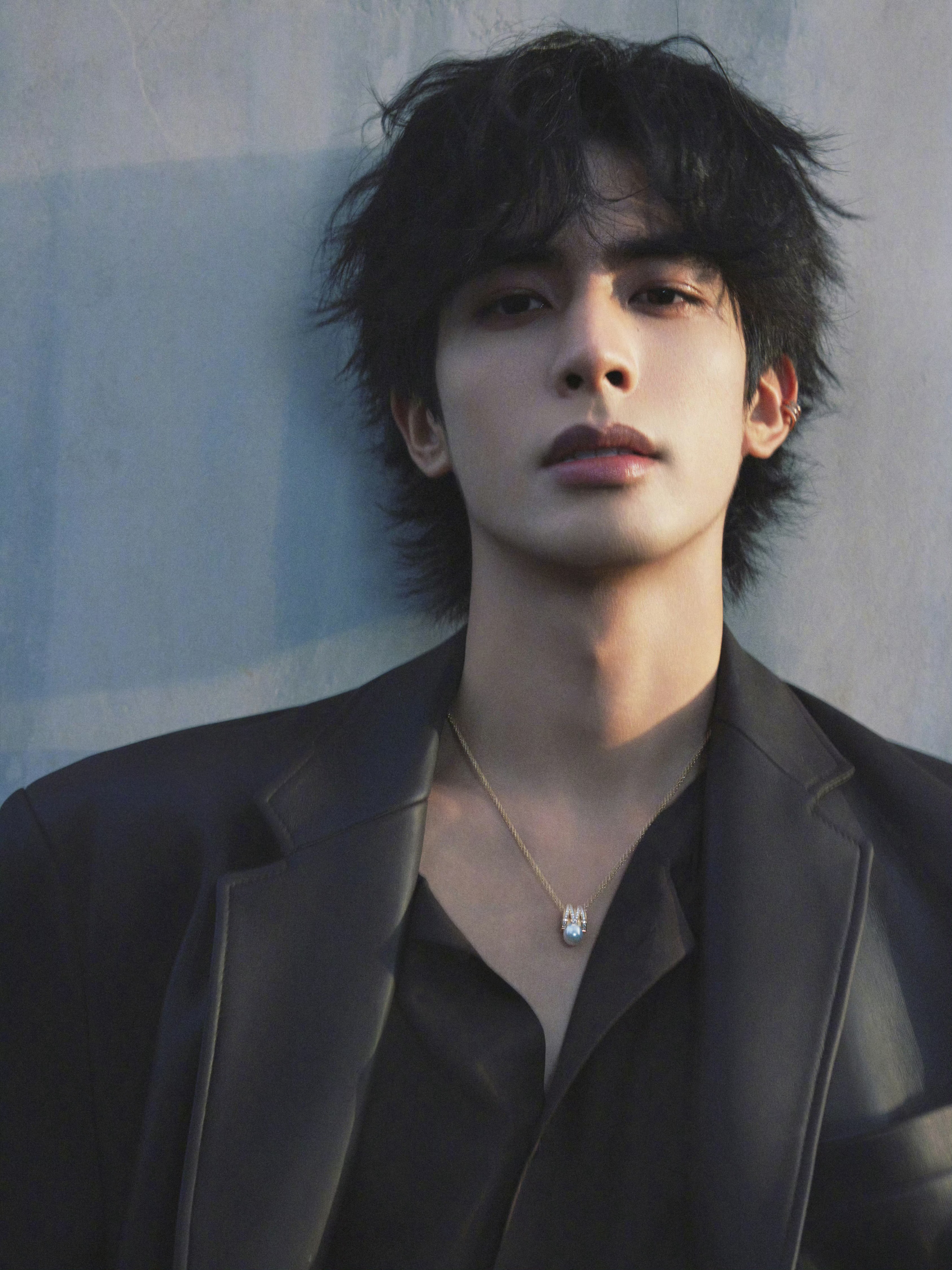 宋威龙十六岁生图含金量浓颜系根本无惧考古，多多发挥这张帅脸的正确用途吧，再多多多