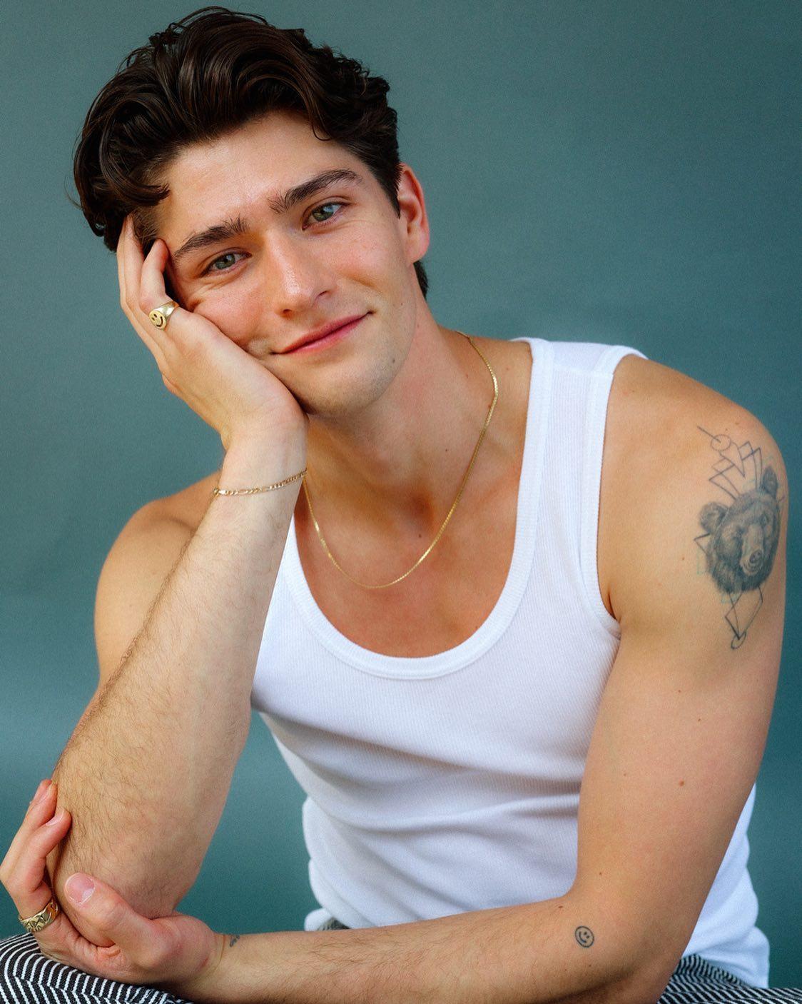 31岁的美国知名芭蕾舞、现代舞者 Barton Cowperthwaite（巴顿