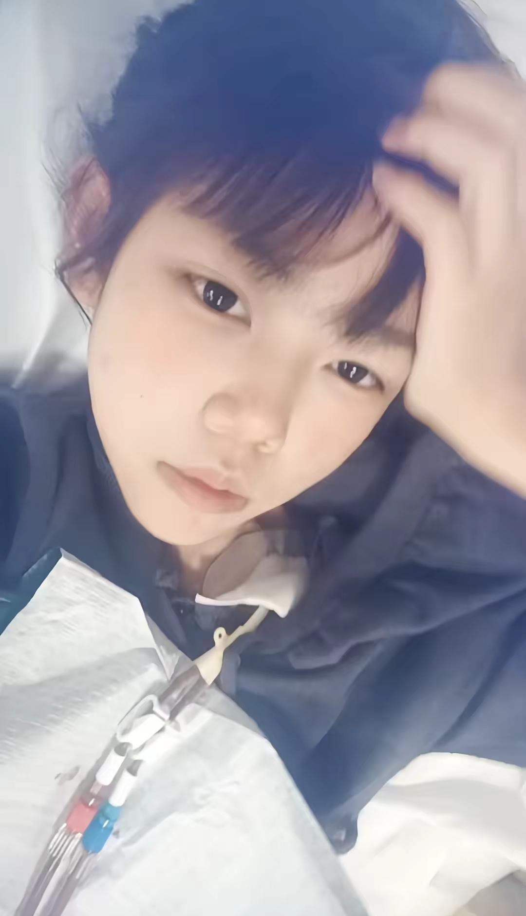 爱能战胜一切。在我还没出生之前，妈妈就患上白🩸病。一岁半时，她永远离开了我。当