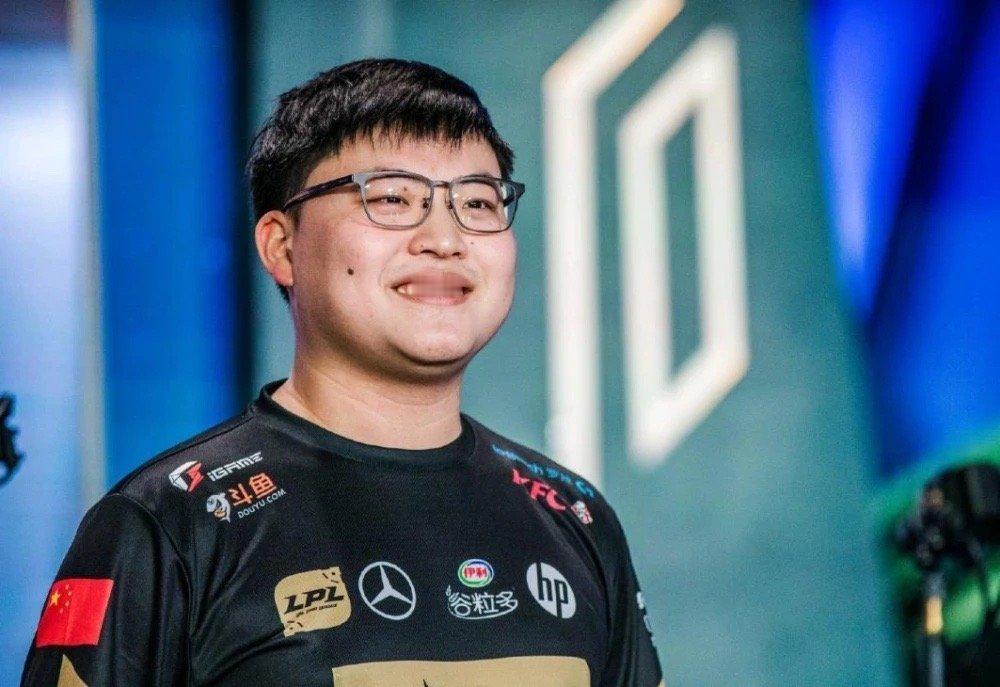 理性讨论：18年uzi如果夺冠了，貌似还真能比肩Faker，成lol第二人[思考