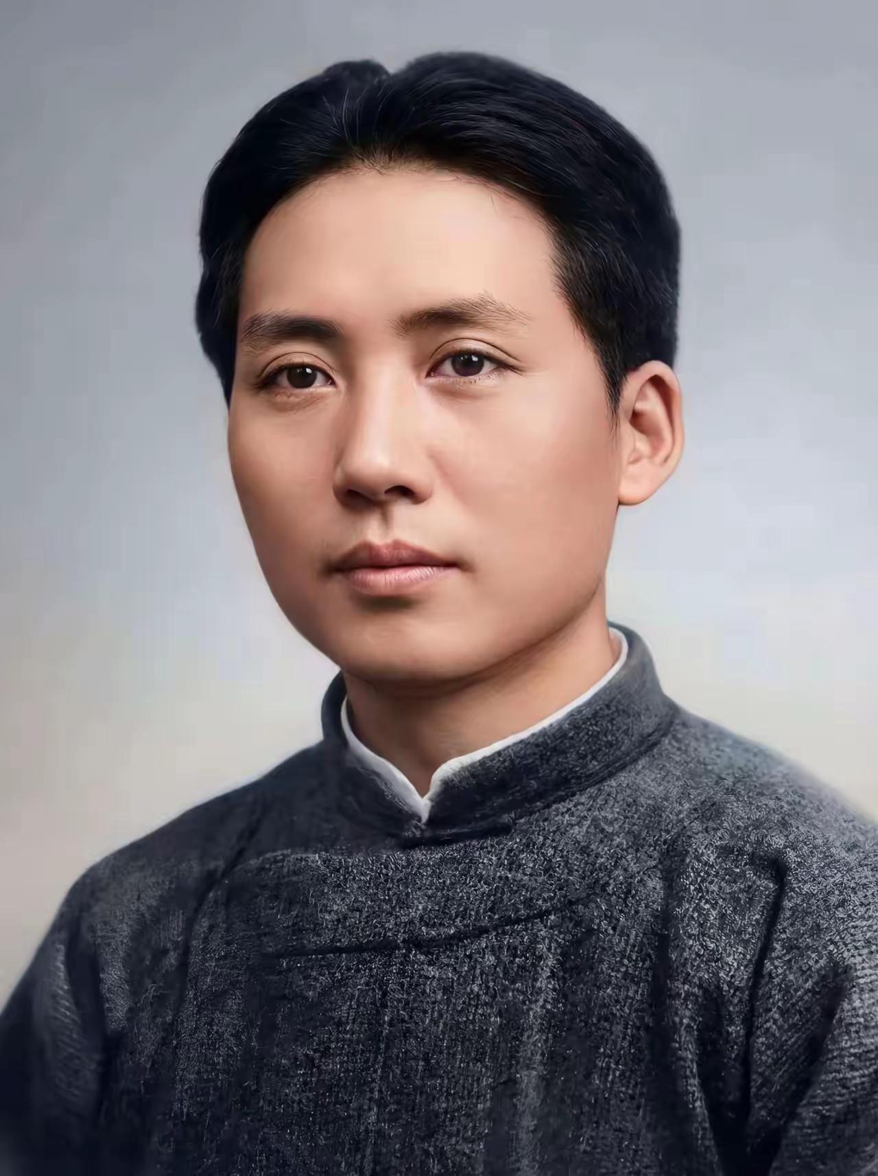 郭沫若第一次见毛主席，以为是个文弱书生，后来一句话彻底服了！

1926年的广州