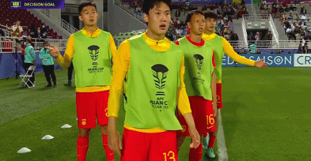 国足进球被吹越位？[what]毫无异议！蒋光泰真的错了，不仅仅是足球规则的事，关